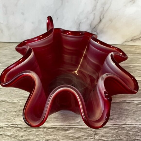 Murano Red White Cristal Swirl Handerkerchief Bowl/Vase Hand Blown - Picture 1 of 13